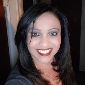 Meet your Posher, Yvette